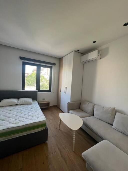 Central Studio Tiranë Eksteriør bilde